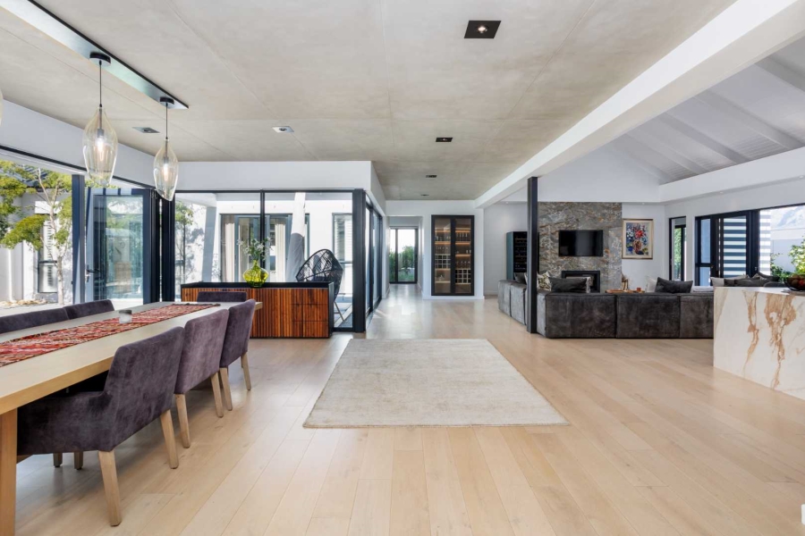 To Let 5 Bedroom Property for Rent in Val De Vie Estate Western Cape